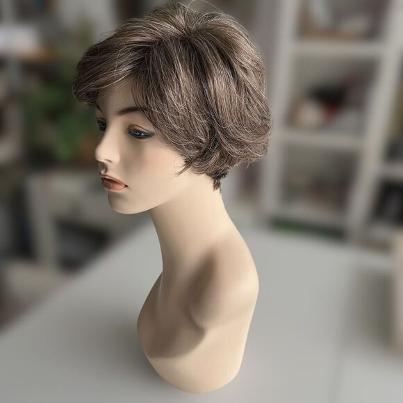 Synthetic Fashion Wig. Jon Renau. O’so’Lite. Brown with 10% gray. Sz: Avg - Picture 3 of 10